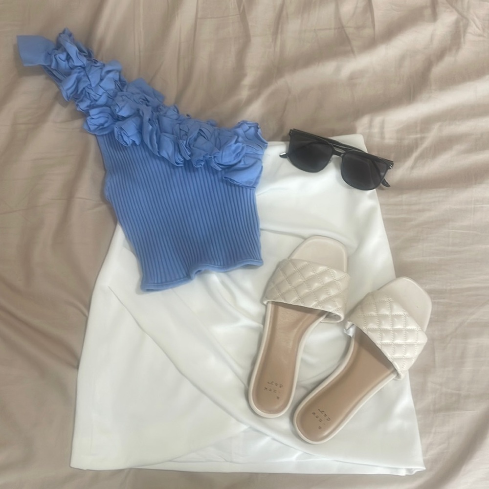 🖤SOLD🖤 Zara Blue Ruffle Shoulder Tank